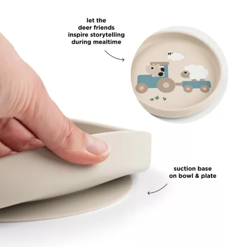 Done by Deer Szilikon tapadós étkészlet, Tiny Farm, homokszínű tapadókorongos