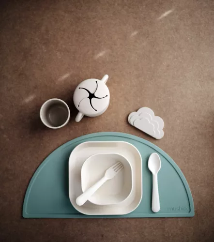 Kanál-villa szett (Krémfehér) Mushie baba kanál, baba villa, gyermek evőeszközkészlet