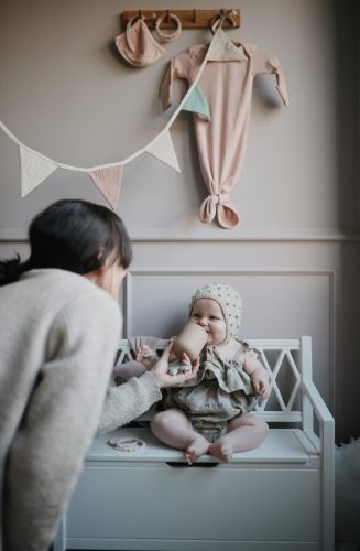 Szilikon itatópohár (Bézs) Mushie baba pohár