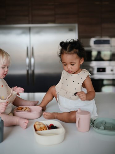 Tanulópohár (Púderrózsaszín) Mushie baba pohár