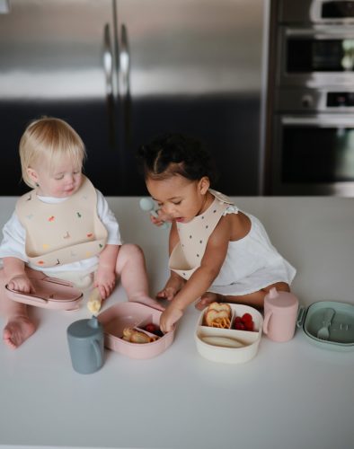 Tanulópohár (Púderrózsaszín) Mushie baba pohár