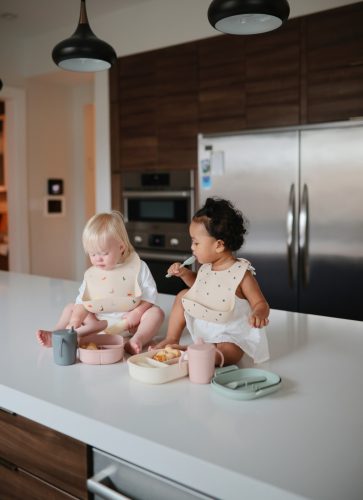 Tanulópohár (Púderrózsaszín) Mushie baba pohár