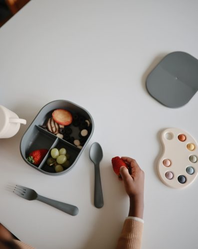 Mushie Uzsonnás doboz (Füst) Mushie