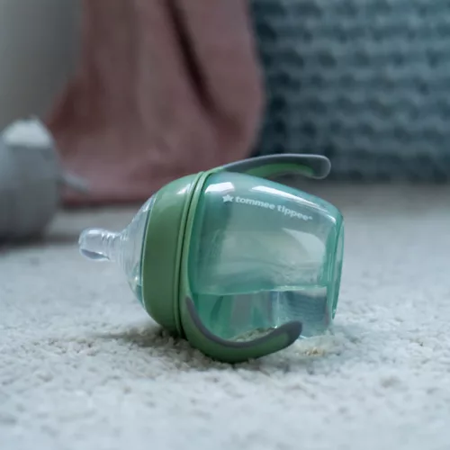 Tommee Tippee itatópohár - Nature Transition cup 150ml 4hó zöld baba kulacs