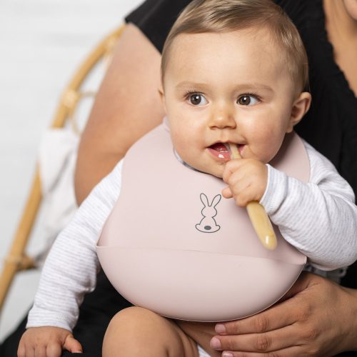 Nattou előke szilikon antik pink, baba előke