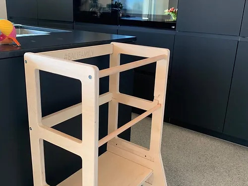 MecanWood konyhai fellépő, tanulótorony állítható magasságú PRÉMIUM – Natúr fa extra védőréteggel - kiesésgátlóval -montessori torony, mini fellépő nélkül